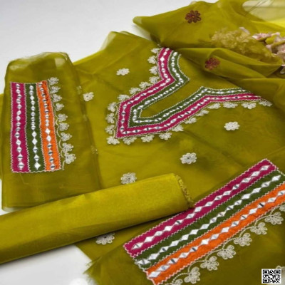 রেডিমেড জর্জেট ডলার এবং এমব্রয়ডারি কাজ করা থ্রী পিস