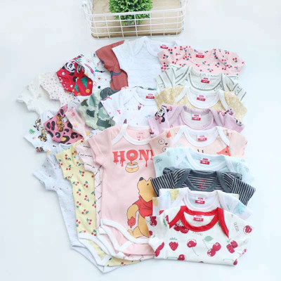 বেবি কিপার দশ পিসের কম্ব,কালার চুজ করার অপশন নেই, ছেলে বাবু না মেয়ে বাবু সিলেক্ট করে দিন প্রতি কালারের এক পিস করে দশ পিসের সেট মিলিয়ে দিব ইনশাল্লাহ৷